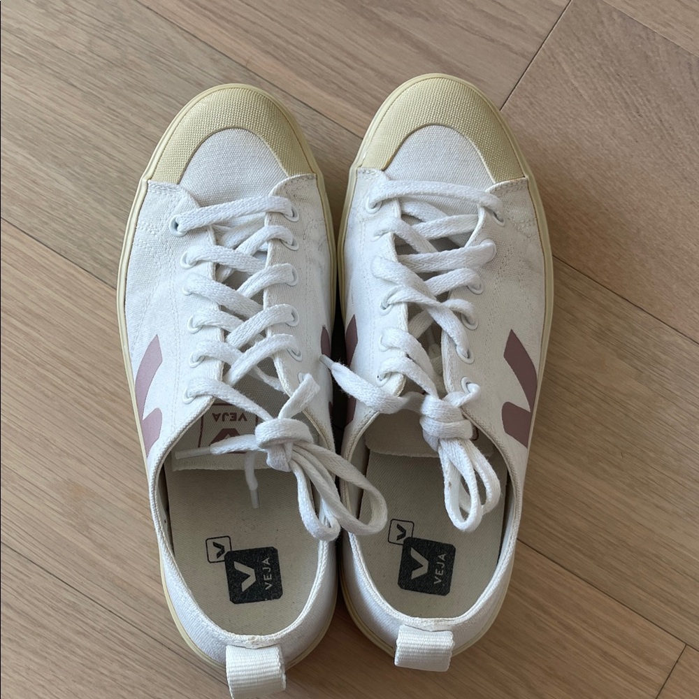 Veja White and Beige Sneakers with Pink Logo